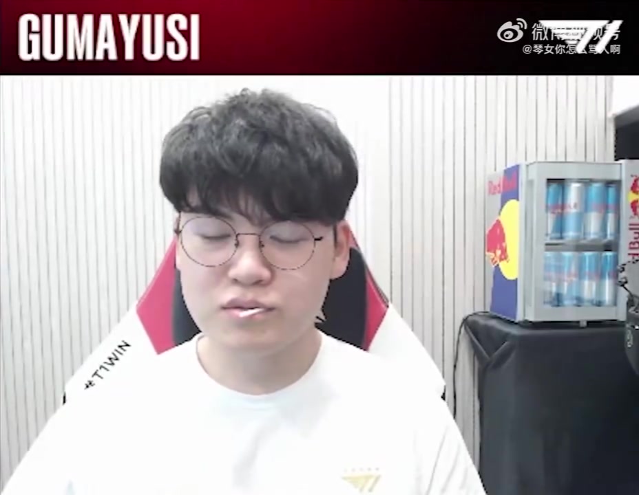 Gumayusi:打职业前,我曾经考虑过比赛时永远叼着棒棒糖打游戏